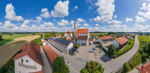 Gemeinde Niederbergkirchen Landkreis Mühldorf Niederbergkirchen Ortsansicht (Dirschl Johann) Deutschland MÜ